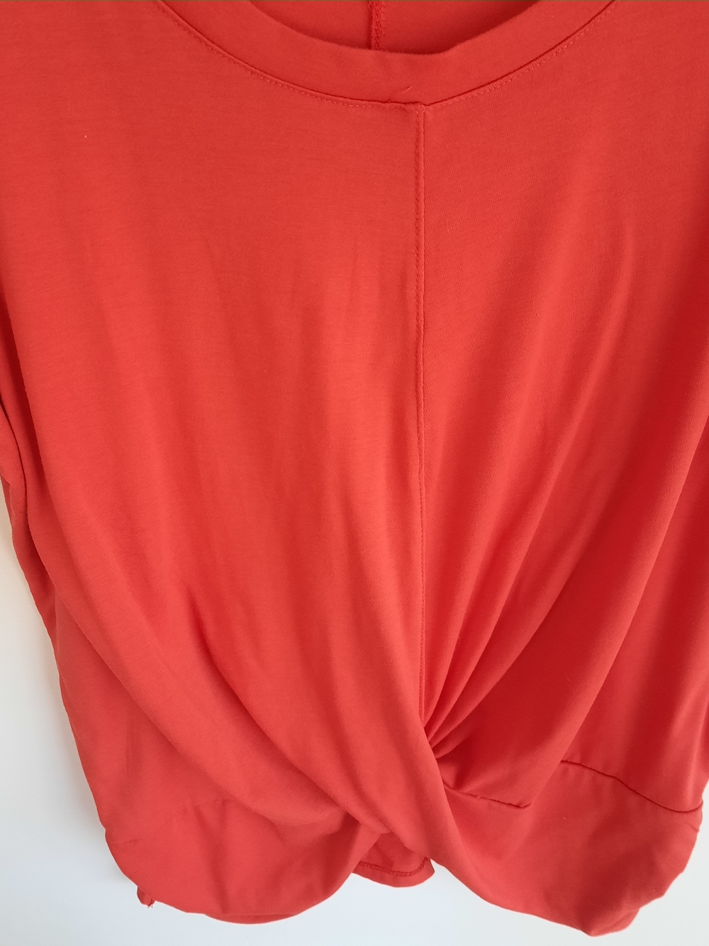 ACX Women’s Short Sleeve Twist Front Tee - Coral Red Size M - Picture 3 of 6